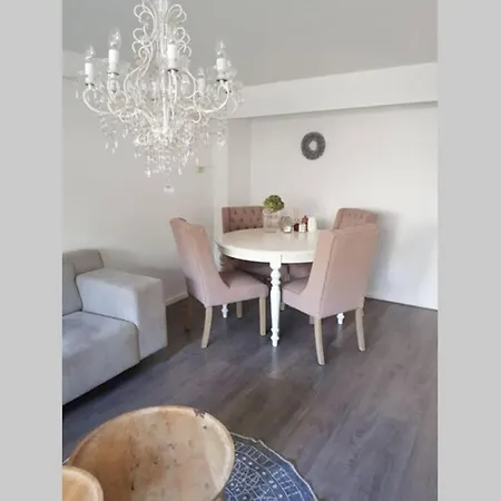 Appartement Schoon Sfeervol Souterrain